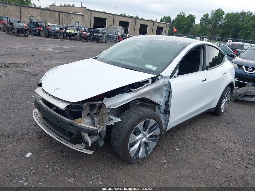 2022 Tesla Model Y, Front End, IAAI, VIN 7SAYGAEE5NF377881 — photo 2