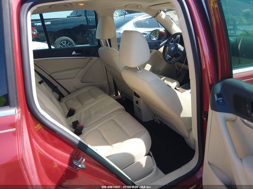 2013 VOLKSWAGEN TIGUAN auction photo 8