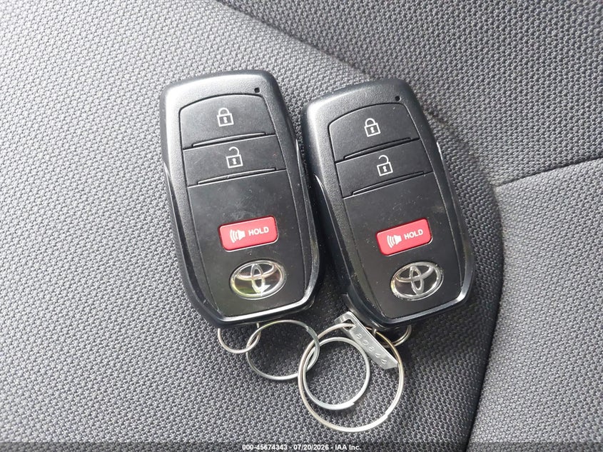 2022 Toyota Corolla Cross Le VIN: 7MUBAABG7NV011660 Lot: 45674343
