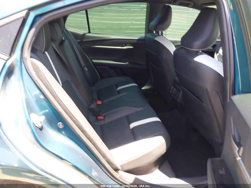 TOYOTA CAMRY - zdjęcie 8