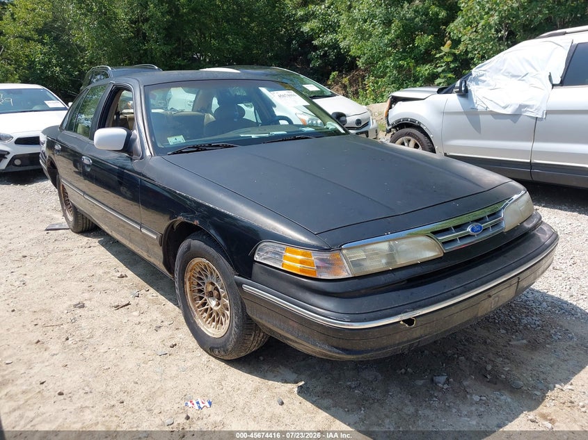 1997 FORD CROWN VICTORIA auction photo 1