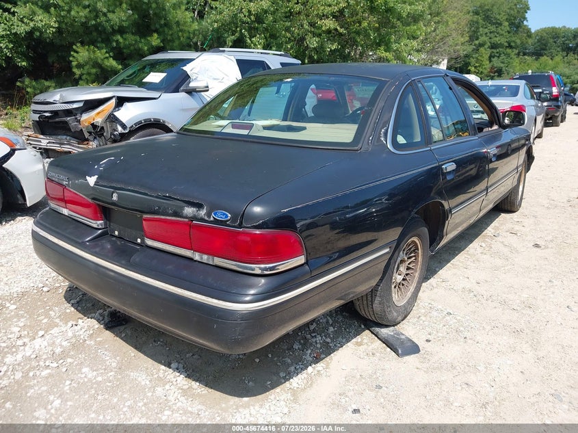 1997 FORD CROWN VICTORIA auction photo 4