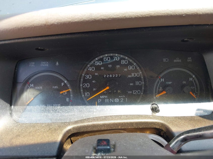 1997 FORD CROWN VICTORIA auction photo 7
