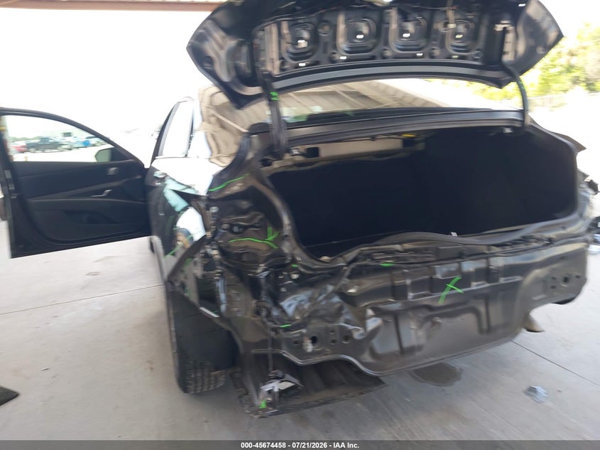 2025 HYUNDAI ELANTRA auction photo 6