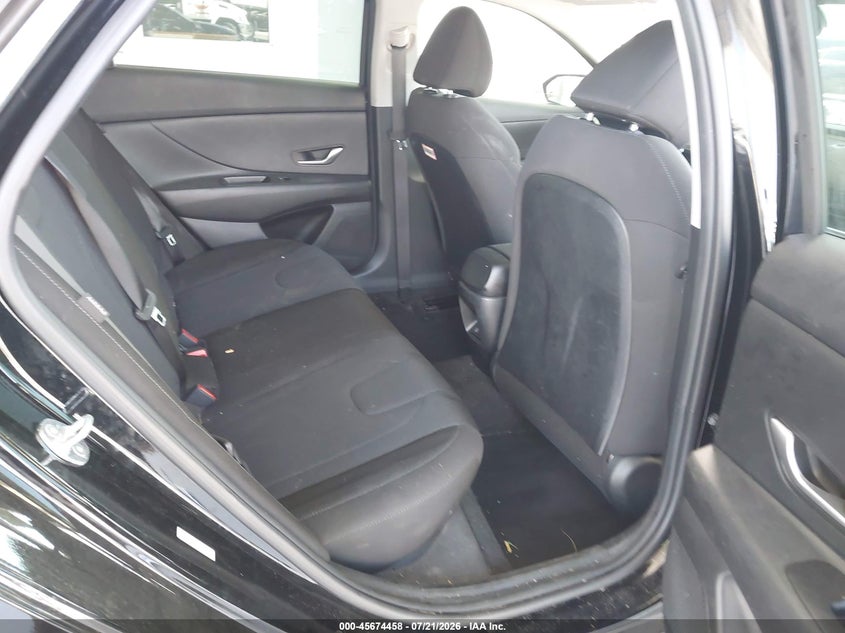 2025 HYUNDAI ELANTRA auction photo 8