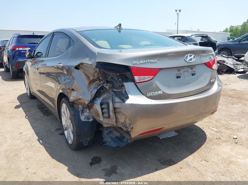2013 HYUNDAI ELANTRA auction photo 3