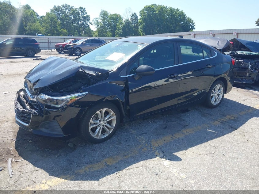 2019 CHEVROLET CRUZE auction photo 2