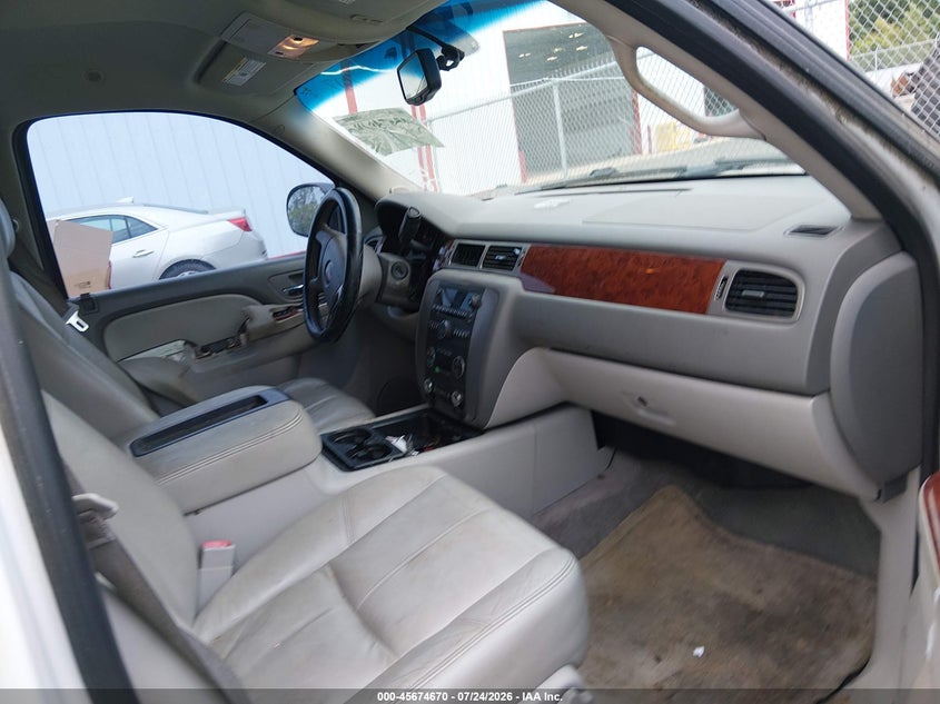 2013 GMC YUKON XL 1500 auction photo 5