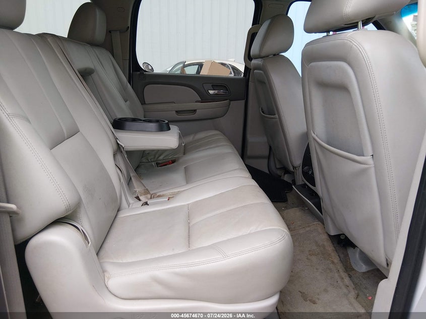 2013 GMC YUKON XL 1500 auction photo 8