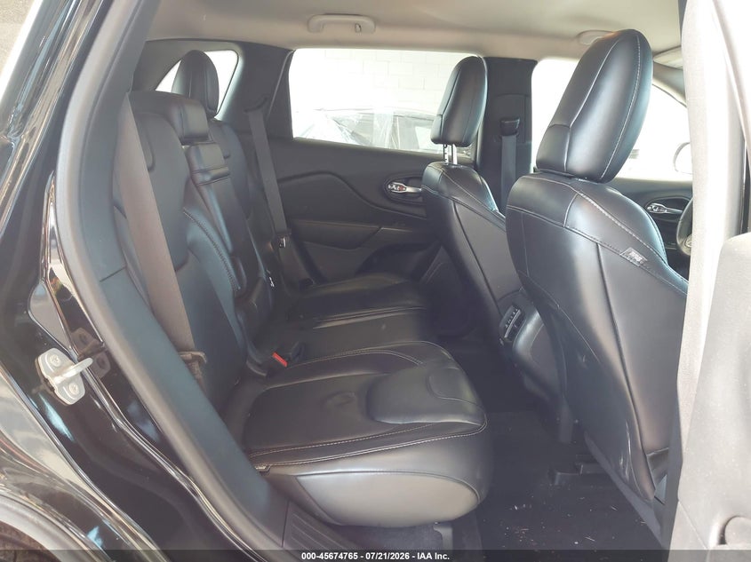 2017 JEEP CHEROKEE auction photo 8