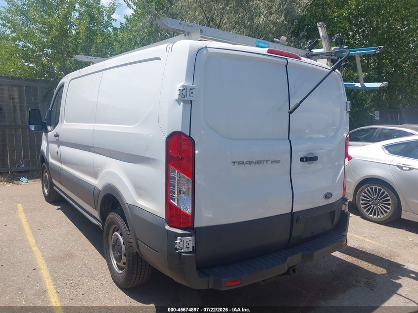 2018 FORD TRANSIT-250 auction photo 3