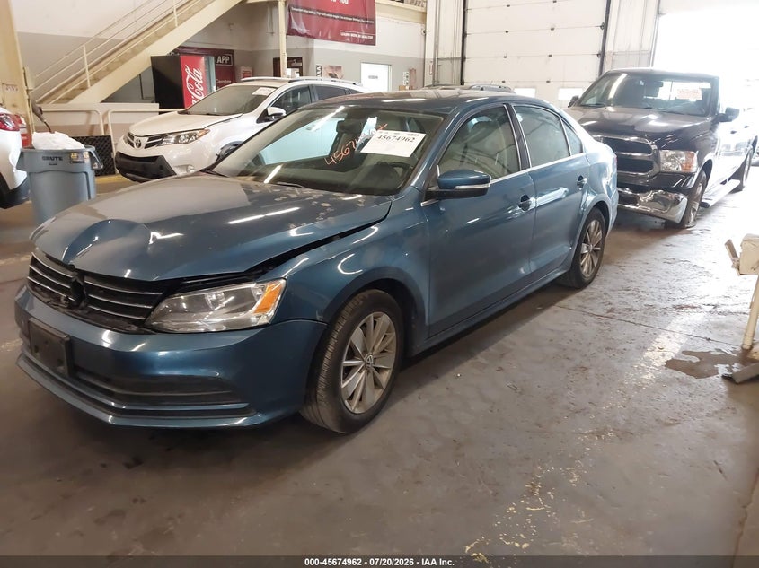 2015 VOLKSWAGEN JETTA auction photo 2