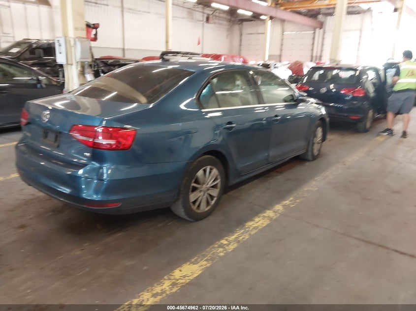 2015 VOLKSWAGEN JETTA auction photo 4