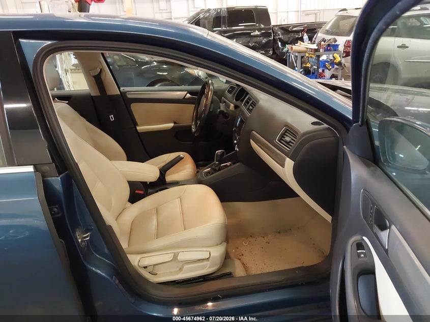 2015 VOLKSWAGEN JETTA auction photo 5