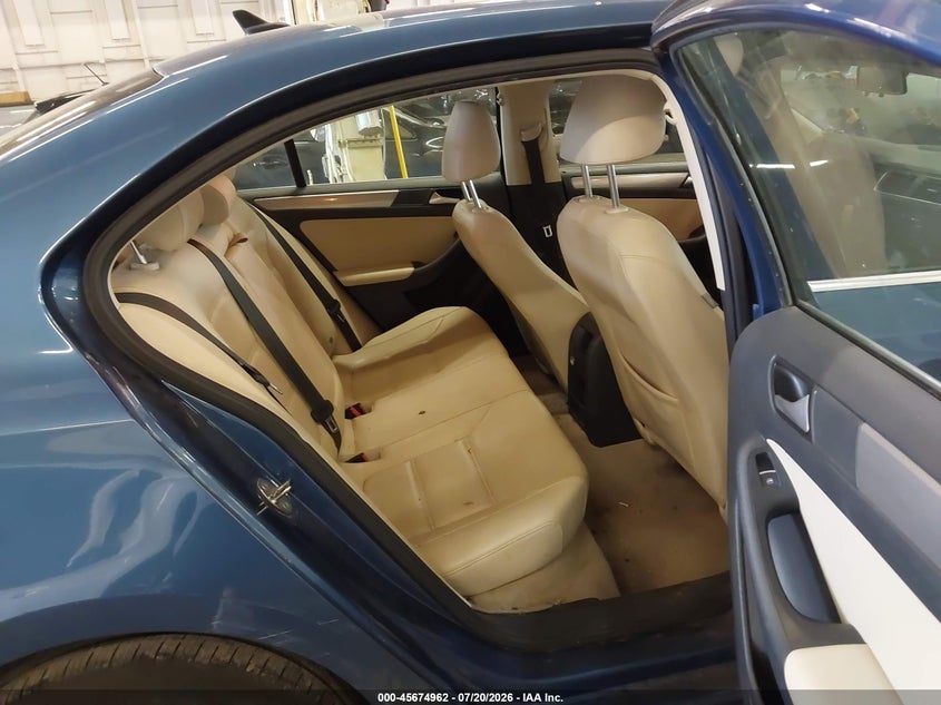 2015 VOLKSWAGEN JETTA auction photo 8
