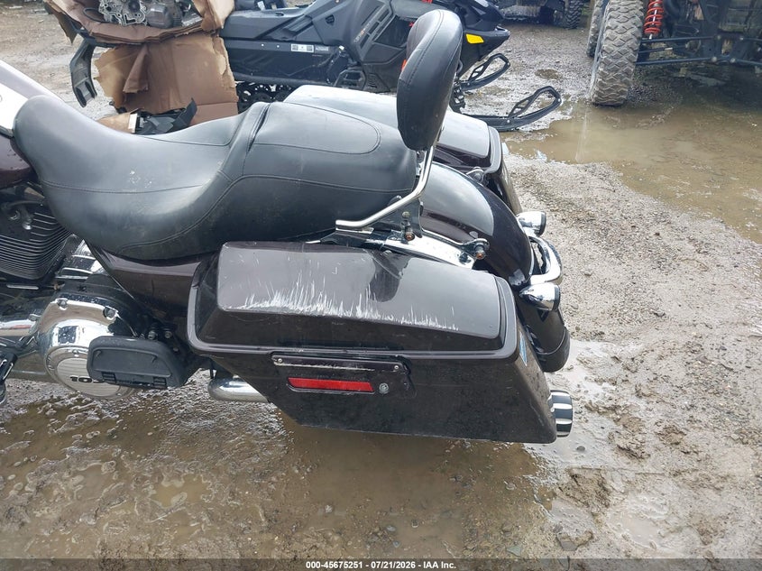 2011 Harley-Davidson Flhx VIN: 1HD1KBM1XBB657696 Lot: 45675251