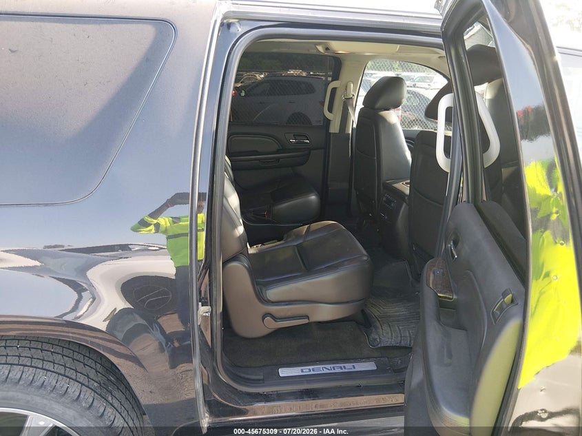 2013 GMC Yukon Xl 1500 Denali VIN: 1GKS2MEF4DR302193 Lot: 45675309