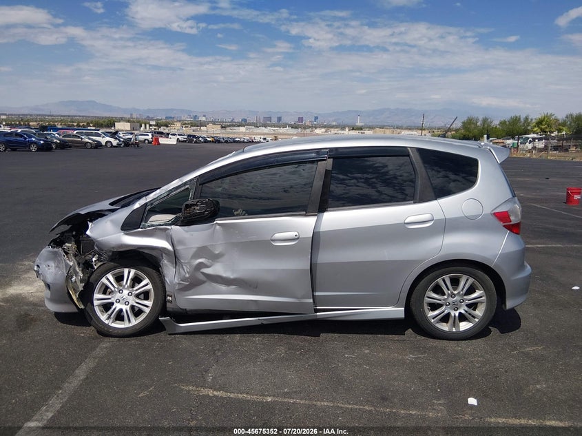 2011 Honda Fit Sport VIN: JHMGE8H52BS003518 Lot: 45675352