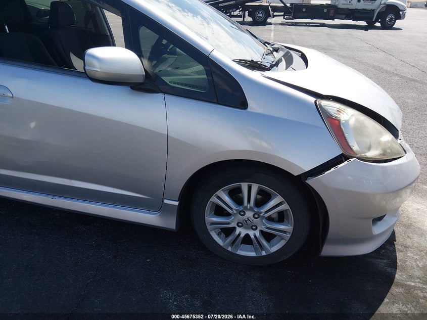 2011 Honda Fit Sport VIN: JHMGE8H52BS003518 Lot: 45675352