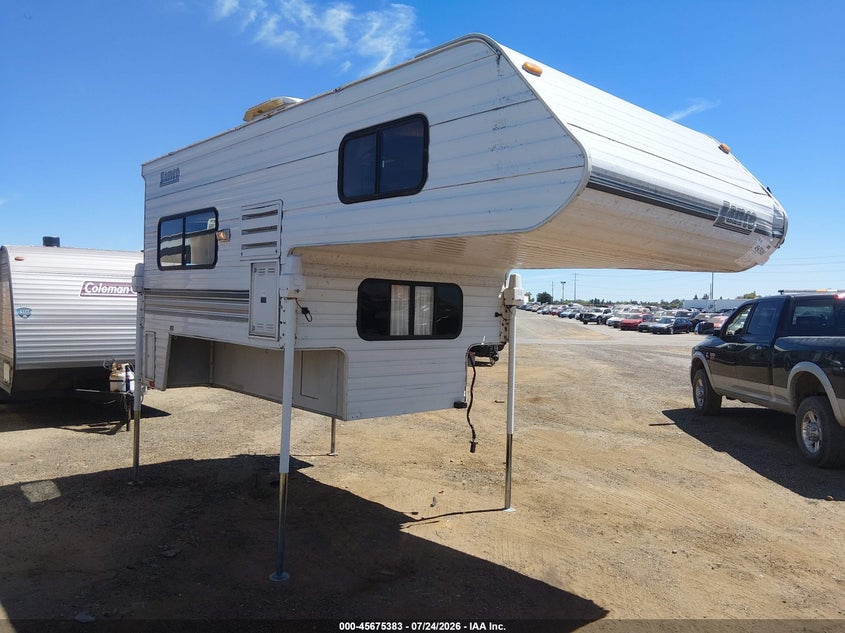 2000 LANCE 825 EC auction photo 1