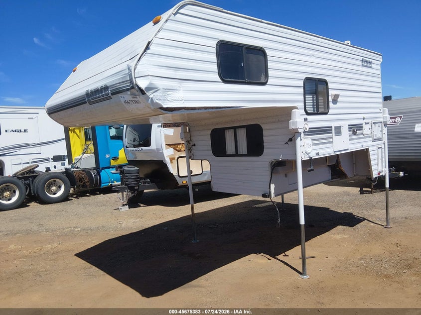 2000 LANCE 825 EC auction photo 2