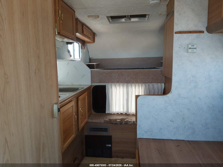 2000 LANCE 825 EC auction photo 5