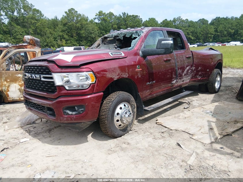 2024 RAM 3500, Flood, IAAI, VIN 3C63RRHL9RG183923 — photo 2
