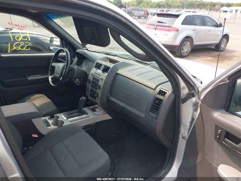 2012 FORD ESCAPE auction photo 5