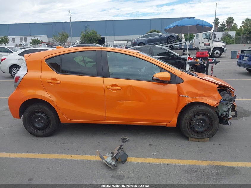 2015 Toyota Prius C Three VIN: JTDKDTB36F1106834 Lot: 45675582