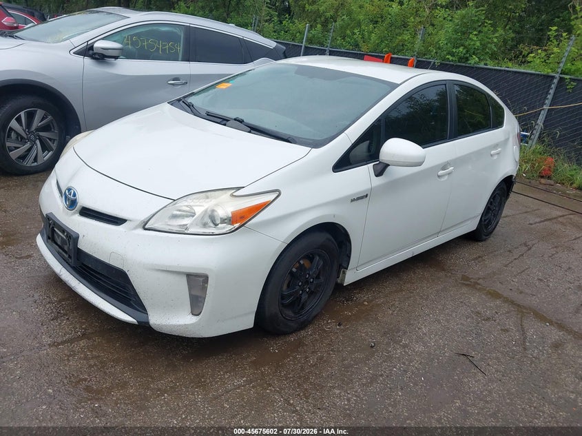 Vin: jtdkn3du5f1889132, lot: 46174202, toyota prius three 20152