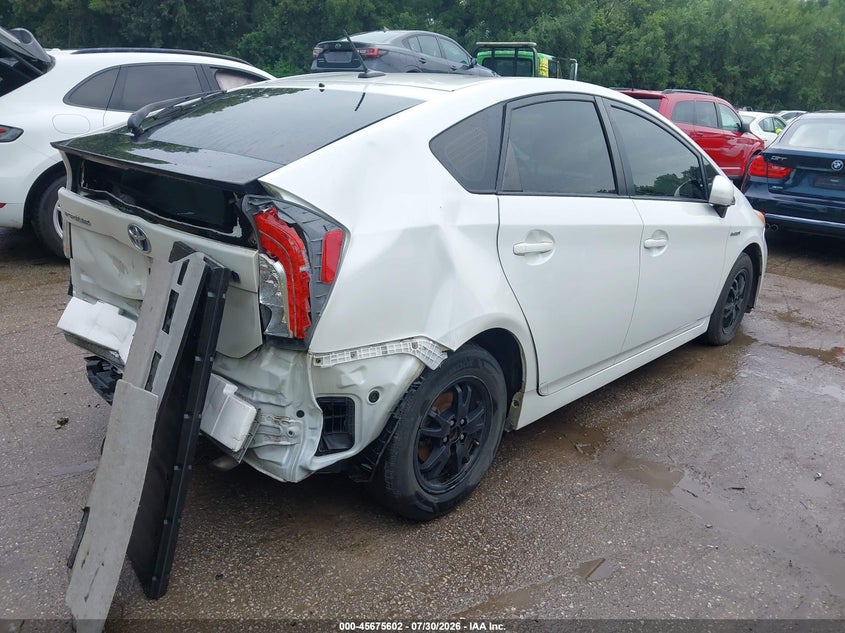 Vin: jtdkn3du5f1889132, lot: 46174202, toyota prius three 20154