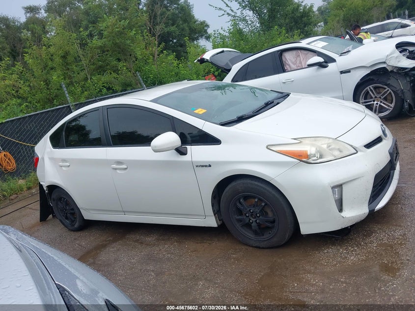 TOYOTA PRIUS - zdjęcie 13