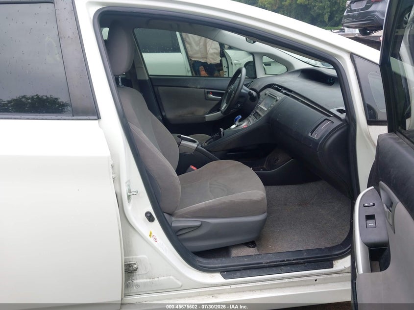 TOYOTA PRIUS - zdjęcie 5
