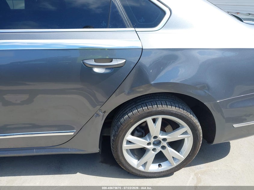 2018 VOLKSWAGEN PASSAT auction photo 6