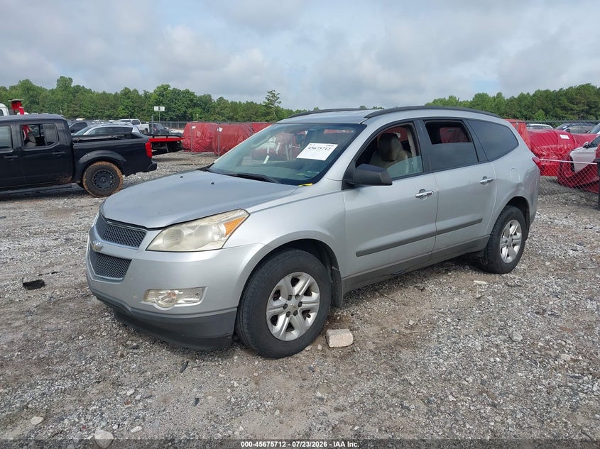 2011 CHEVROLET TRAVERSE auction photo 2