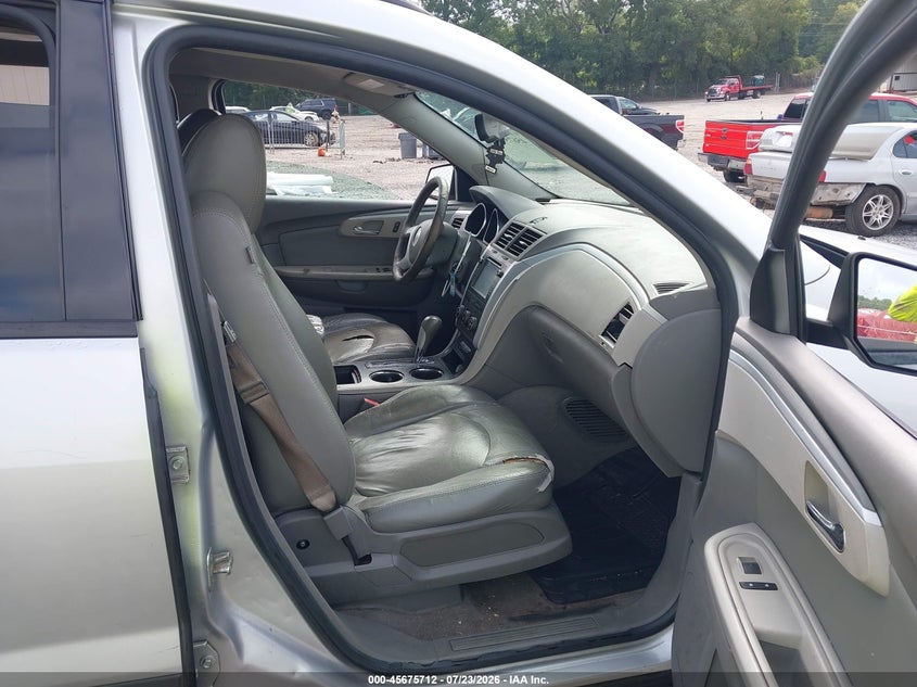 2011 CHEVROLET TRAVERSE auction photo 5