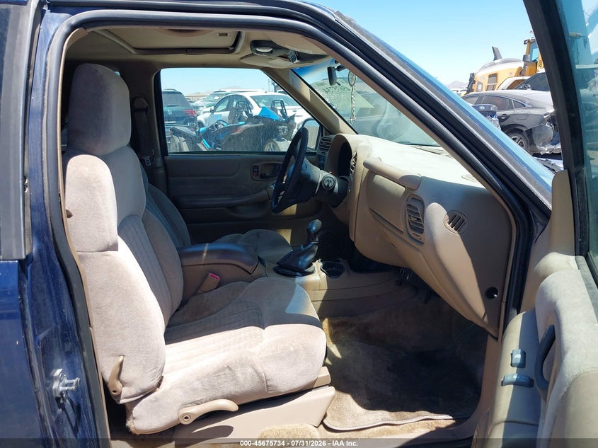 2002 CHEVROLET BLAZER auction photo 5