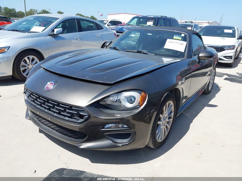 2017 FIAT 124 SPIDER auction photo 2