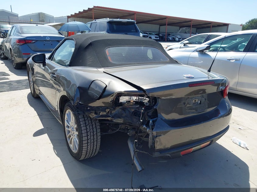 2017 FIAT 124 SPIDER auction photo 3