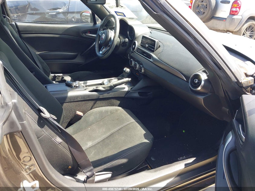 2017 FIAT 124 SPIDER auction photo 5