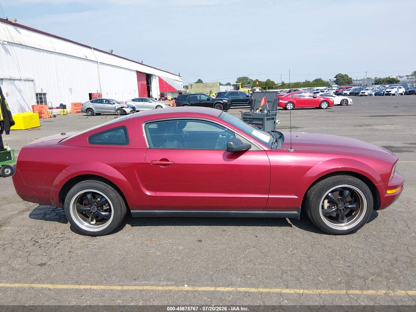 2007 Ford Mustang V6 Deluxe/V6 Premium VIN: 1ZVHT80N275278526 Lot: 45675767