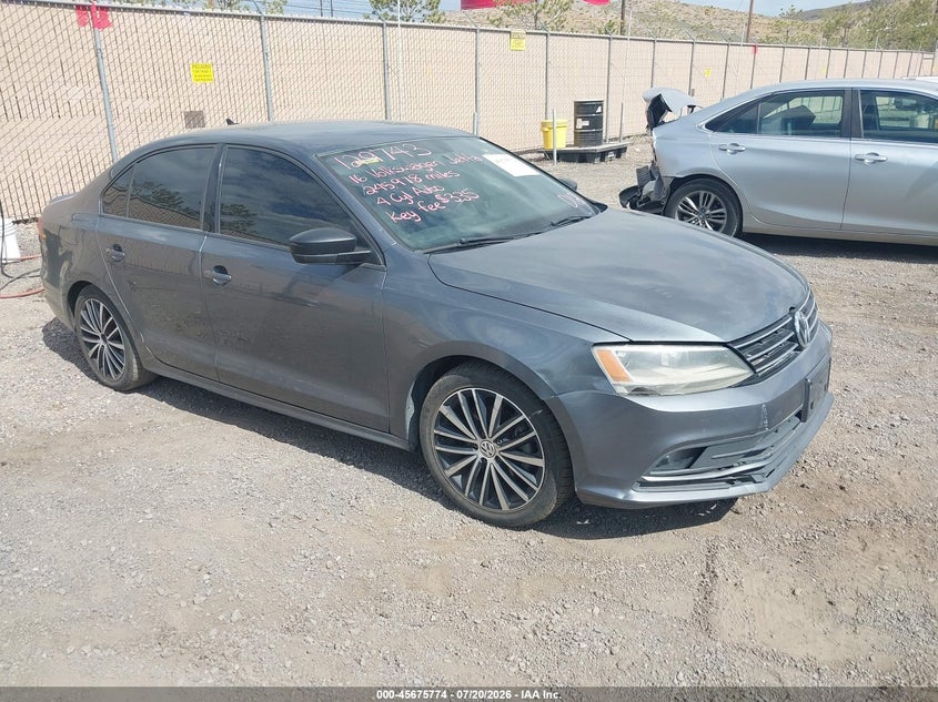 2016 VOLKSWAGEN JETTA auction photo 1