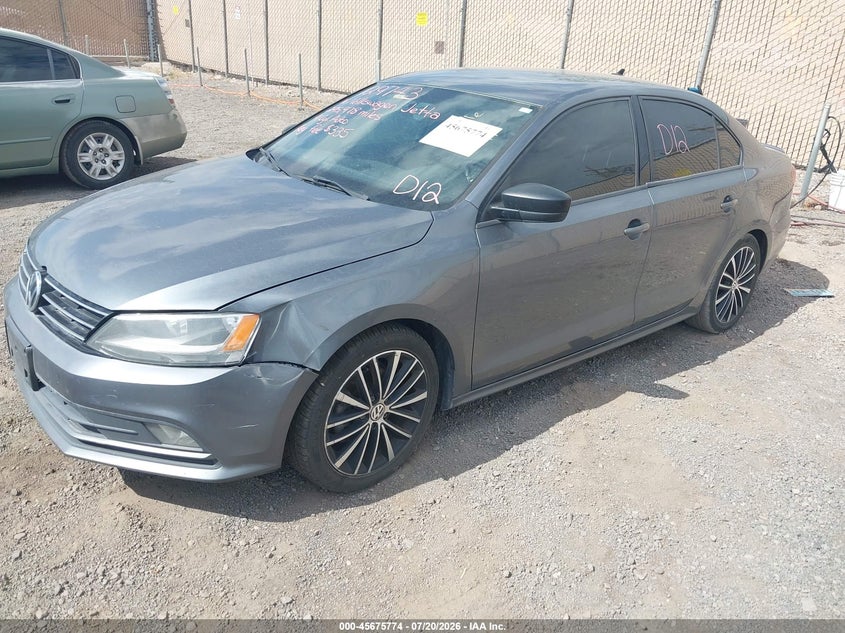 2016 VOLKSWAGEN JETTA auction photo 2