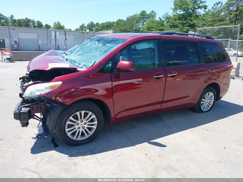2015 Toyota Sienna Xle 8 Passenger VIN: 5TDYK3DC3FS588100 Lot: 45675776