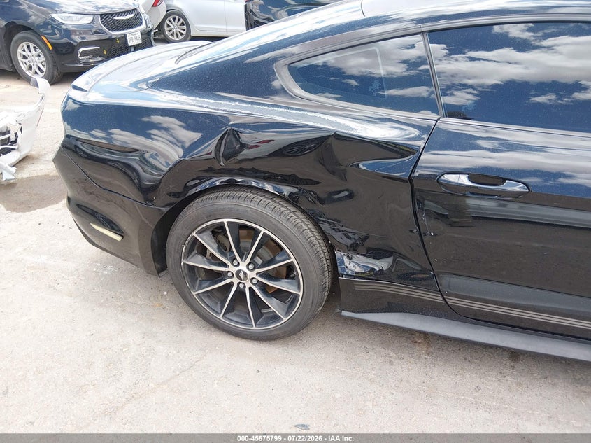 FORD MUSTANG - zdjęcie 6