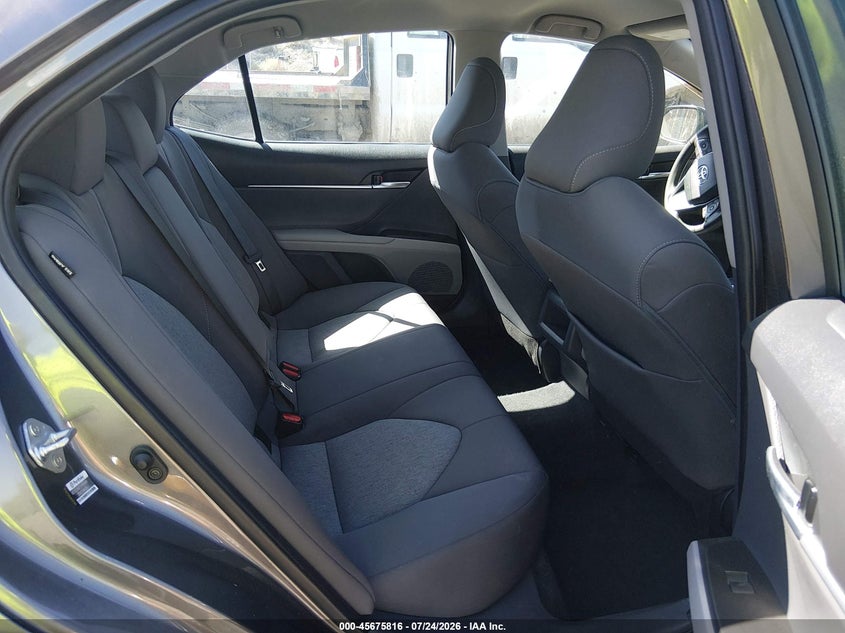 TOYOTA CAMRY - zdjęcie 8