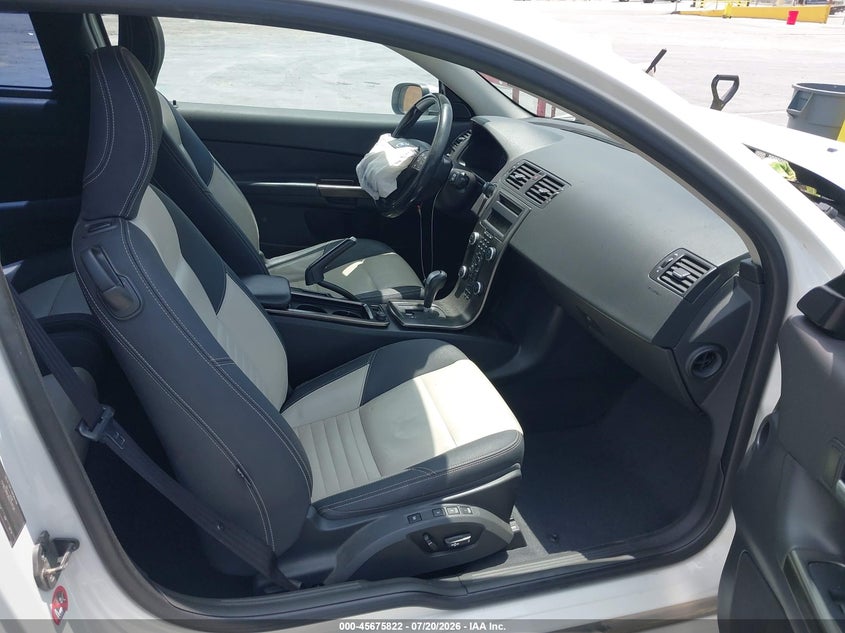 2013 VOLVO C30 auction photo 5
