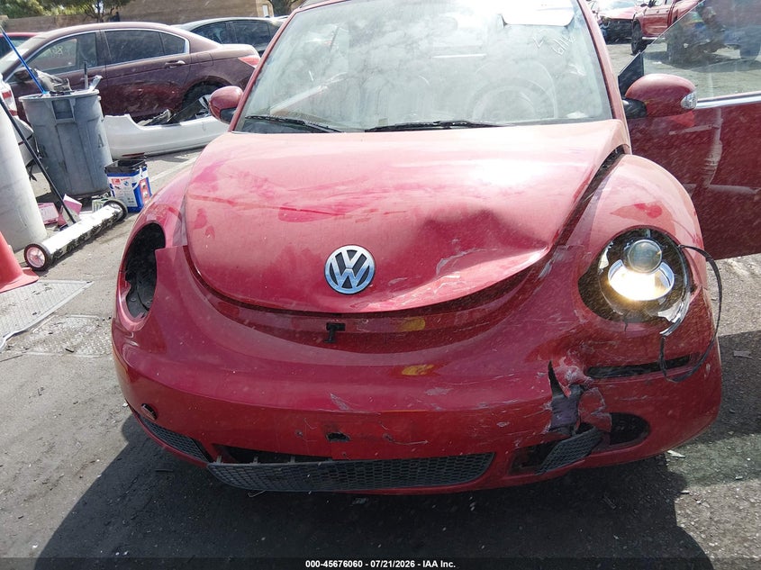 2010 Volkswagen New Beetle 2.5L VIN: 3VWRG3AL0AM004381 Lot: 45676060