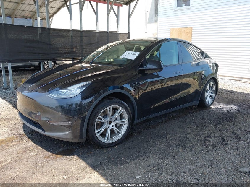 2021 Tesla Model Y Long Range Dual Motor All-Wheel Drive VIN: 5YJYGAEE0MF112605 Lot: 45676100