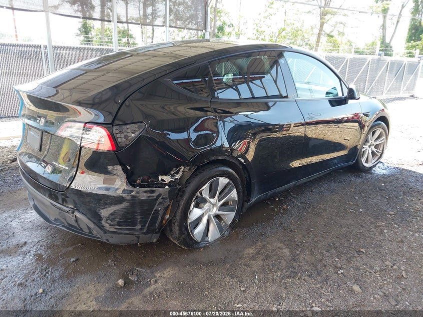 2021 Tesla Model Y Long Range Dual Motor All-Wheel Drive VIN: 5YJYGAEE0MF112605 Lot: 45676100
